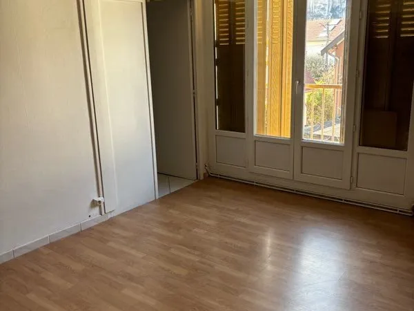 Location T5 100m2