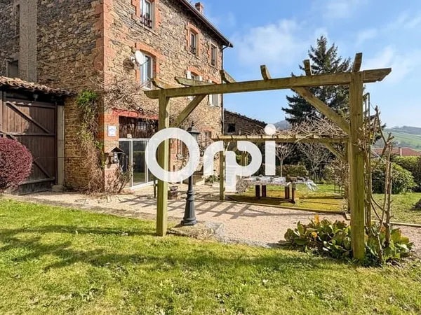 Maison 10 pièces 308 m²