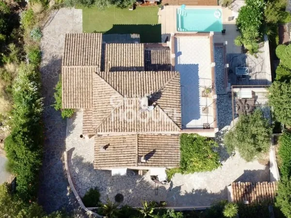 Maison Vente Cavalaire-sur-Mer 7p 250m² 1220000€