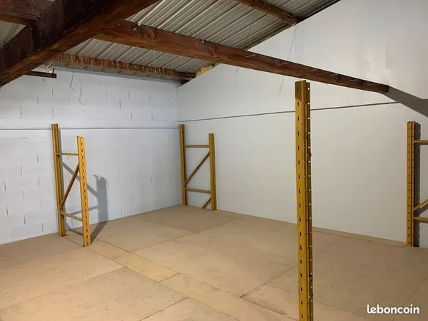 Espace de stockage / Dépôt