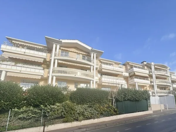 COUP DE CŒUR T3 lumineux avec terrasses, garage et cave Quartier Mont Joli