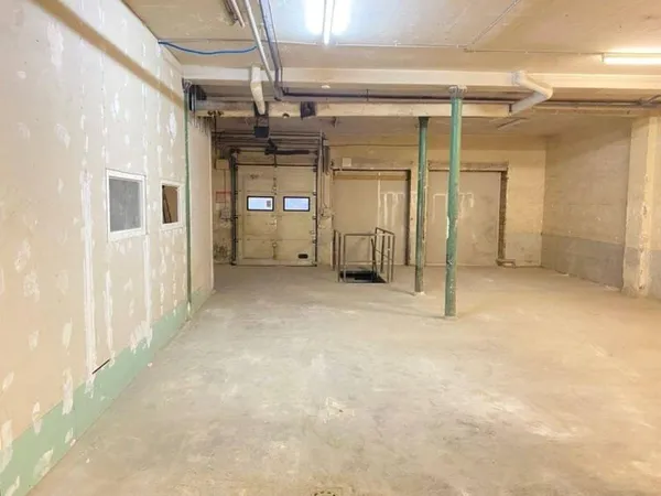 Local d'activité 226 m²