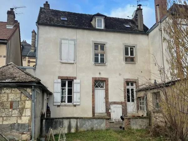 SENS Quartier recherché !