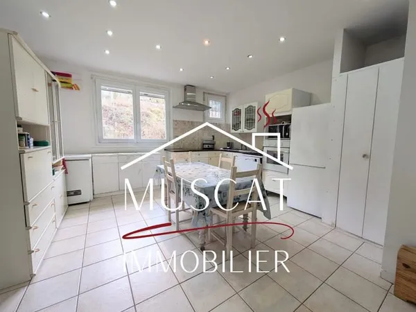 BOURGOIN-JALLIEU - Appartement 3 pièces - Proche de toutes c