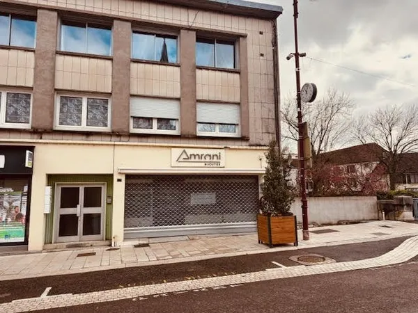 Local commercial 5 pièces 110 m²