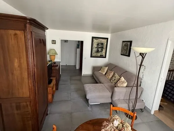 Bel appartement 4 pièces en rez de jardin aux portes de Paris