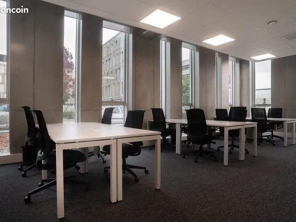 Bureau privé à louer pour 5 personnes à Rennes HQ Solaris