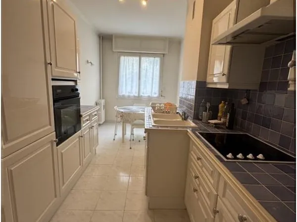 Appartement - 1er étage - 66 m2 - 2 pièces - Meublé