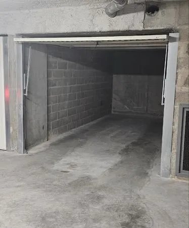 A LOUER GARAGE BOX FERMÉ 14M² SOUS SOl IMMEUBLE RÉCENT