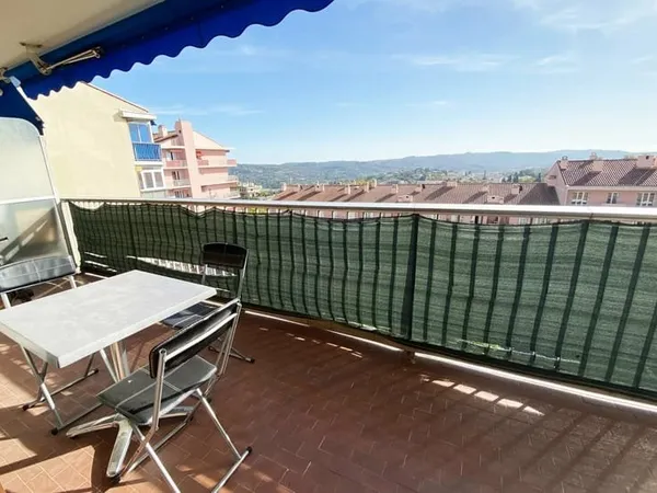 Grand 2P centre ville, terrasse et garage