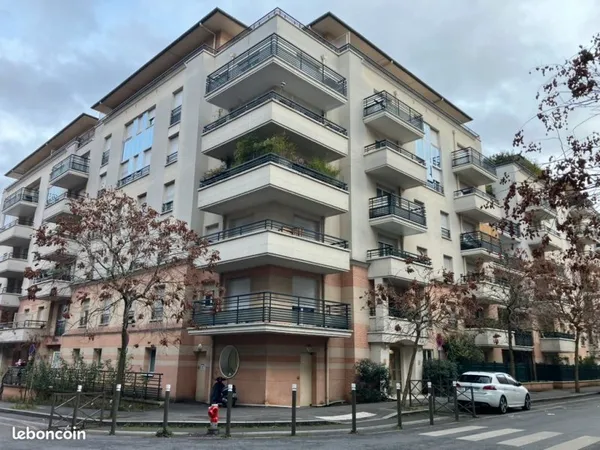 Grand 3 pièces, 5 mn du centre ville à pied, 30mn de République ou Saint Lazare en métro ou RER