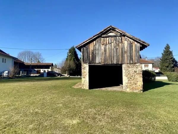 Grange de 1 pièces principales