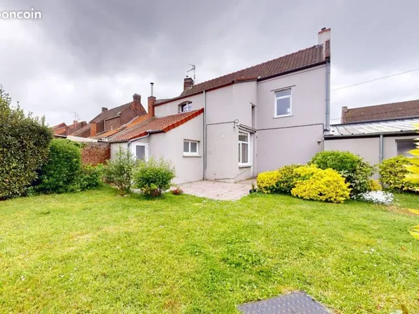 Maison de qualité 138 m2 à Vermelles-4 chambres, grenier aménagé, garage XXL 52 m2, sans frais d'age