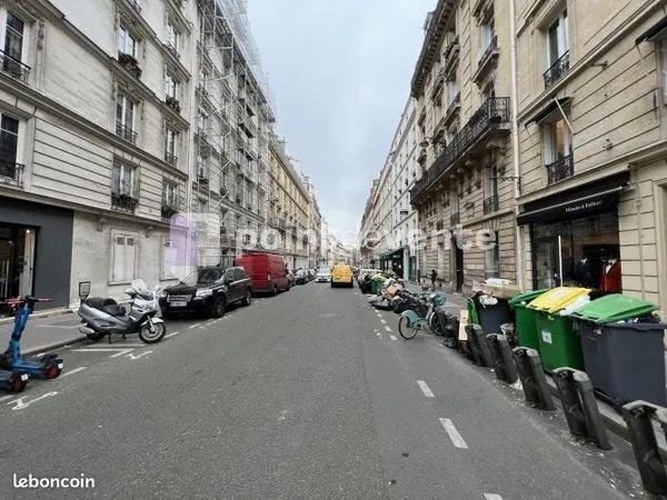 Commerce habillement/textile 33 m²