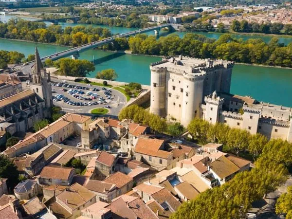 A TARASCON TERRAIN DE 226 m²