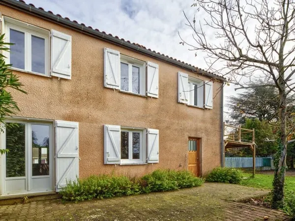Maison T5 mitoyenne avec jardin - Tournefeuille centre (rue du Sidobre)