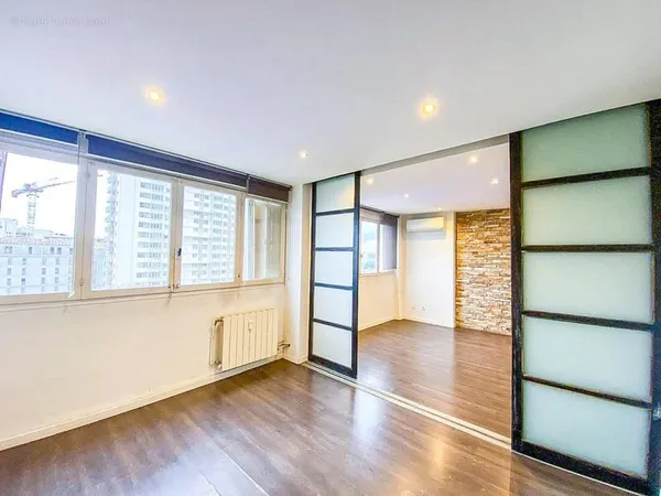 Toulon - Mourillon : Appartement T3 avec extérieur