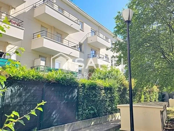 APPARTEMENT F4 - 68 M² AVEC 2 PLACES DE PARKING