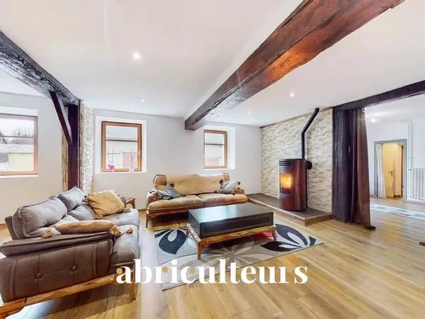 Ancien Corps de Ferme Rénové - 260 m² - Terrain 1 650 m² - 390 000 € FAI