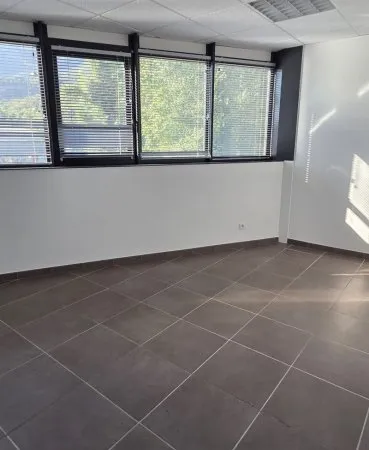 A LOUER BUREAU 50 m2 Zone ACTIPOLE Veurey Voroize