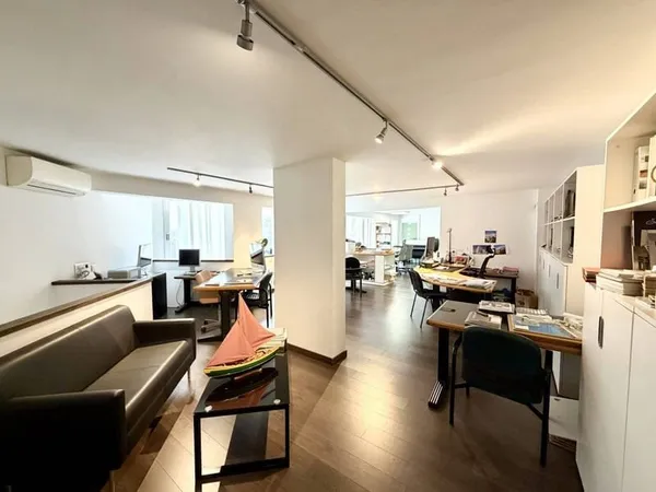 Local commercial 160 m²