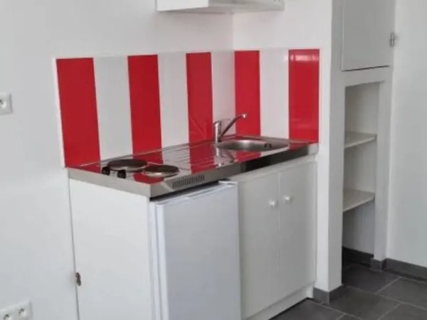 Studio au calme avec terrasse privative