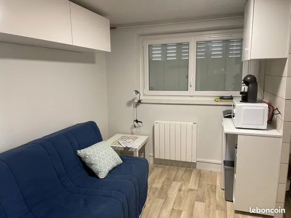 Chambre meublée