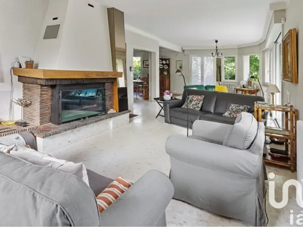 Maison 8 pièces 204 m²