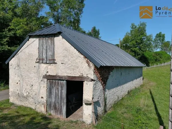 GRANGE ET TERRAIN à LOURDES