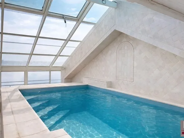 COEUR MONPLAISIR - SPLENDIDE TOIT TERRASSE AVEC PISCINE PRIVATIVE