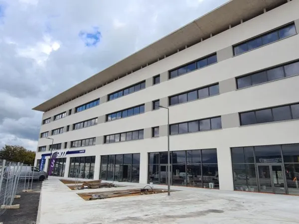 Local commercial 94 m²