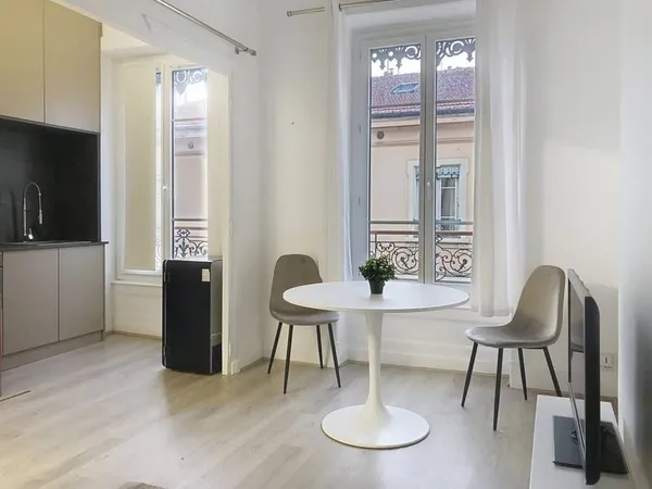 Studio 1 pièce 24 m²