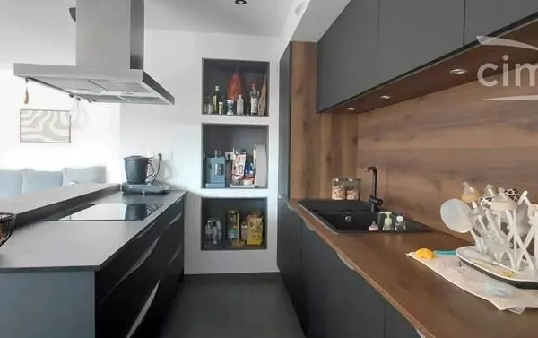 Appartement 4 pièces 97 m²