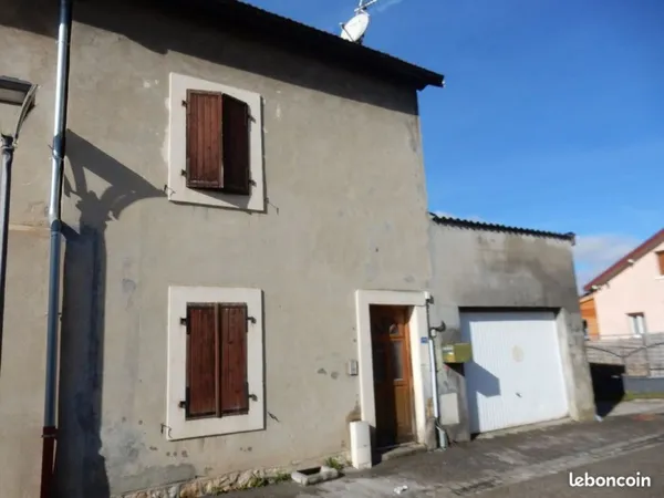Maison Mitoyenne des années 50 à rénover - Garage 25m² - S/sol caves 38m²