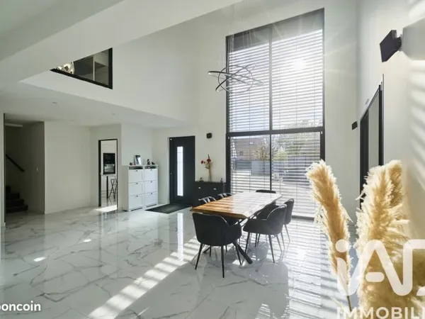 Maison 6 pièces 210 m²