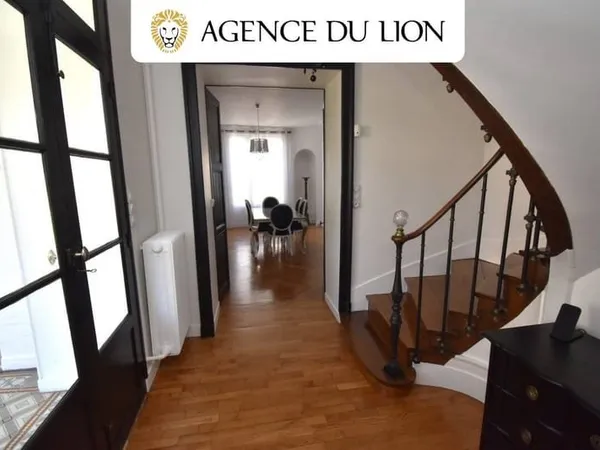 Maison 11 pièces 276 m²