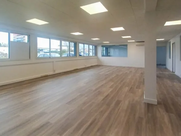 Bureaux 180 m²