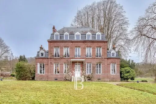 Maison 9 pièces 252 m²