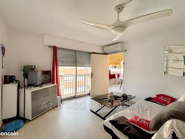 Studio 1 pièce 27 m²