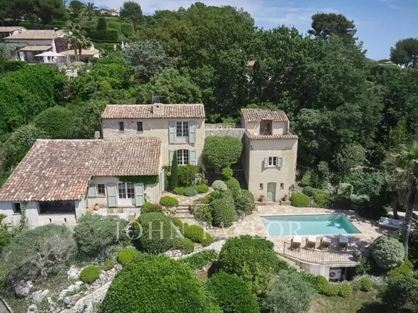 Superbe mas provençal dans les Hauts de Saint Paul