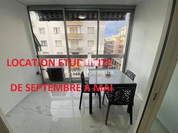 LOCATION ETUDIANTE JUAN LES PINS 2 pièces meublés