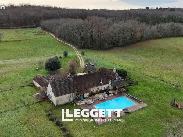 Maison 15 pièces 252 m²
