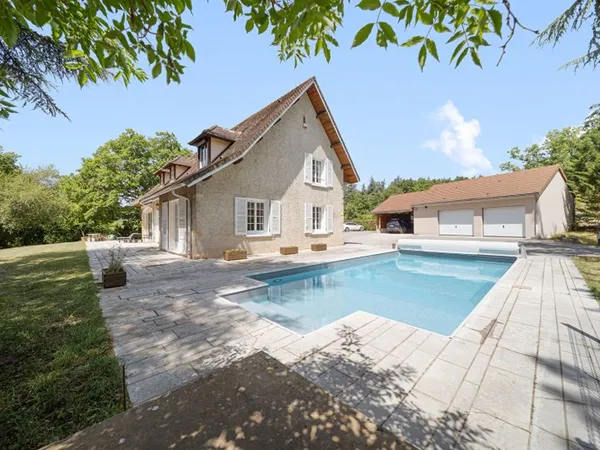 Belle propriété de 274 m² à Givry avec vue sur le vignoble