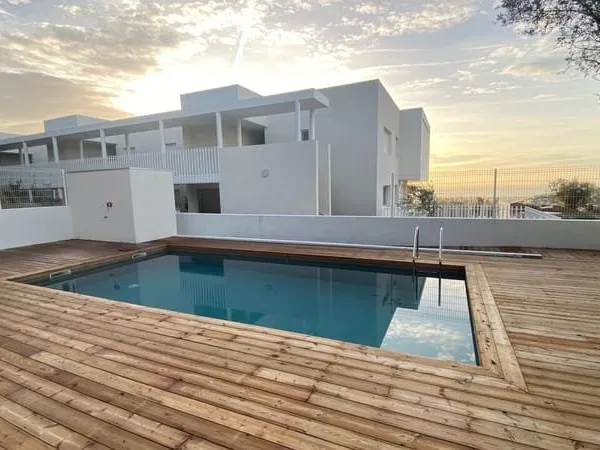 T2 neuf avec piscine, tennis, sur les hauteurs de Nice, vue mer imprenable