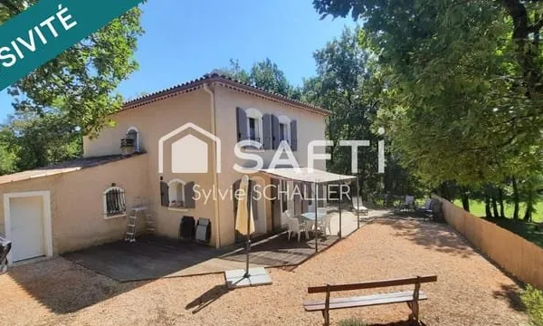 Magnifique Bastide provençale nichée dans un havre de paix