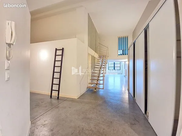 Loft 4 pièces 157 m²