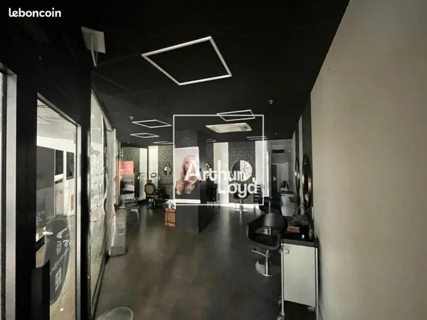 Local commercial 110 m²