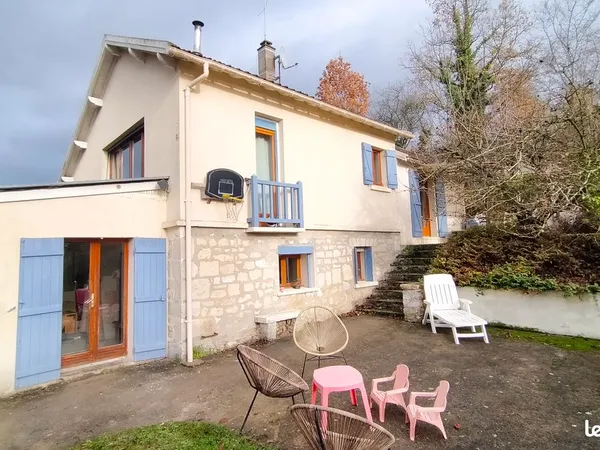Maison 7 pièces avec studio indépendant + terrain 1200 m² VETHEUIL