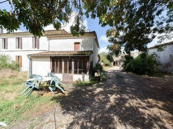 Maison en pierre de 6 pièces principales
