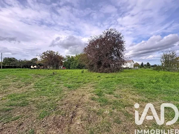 Terrain 887 m²